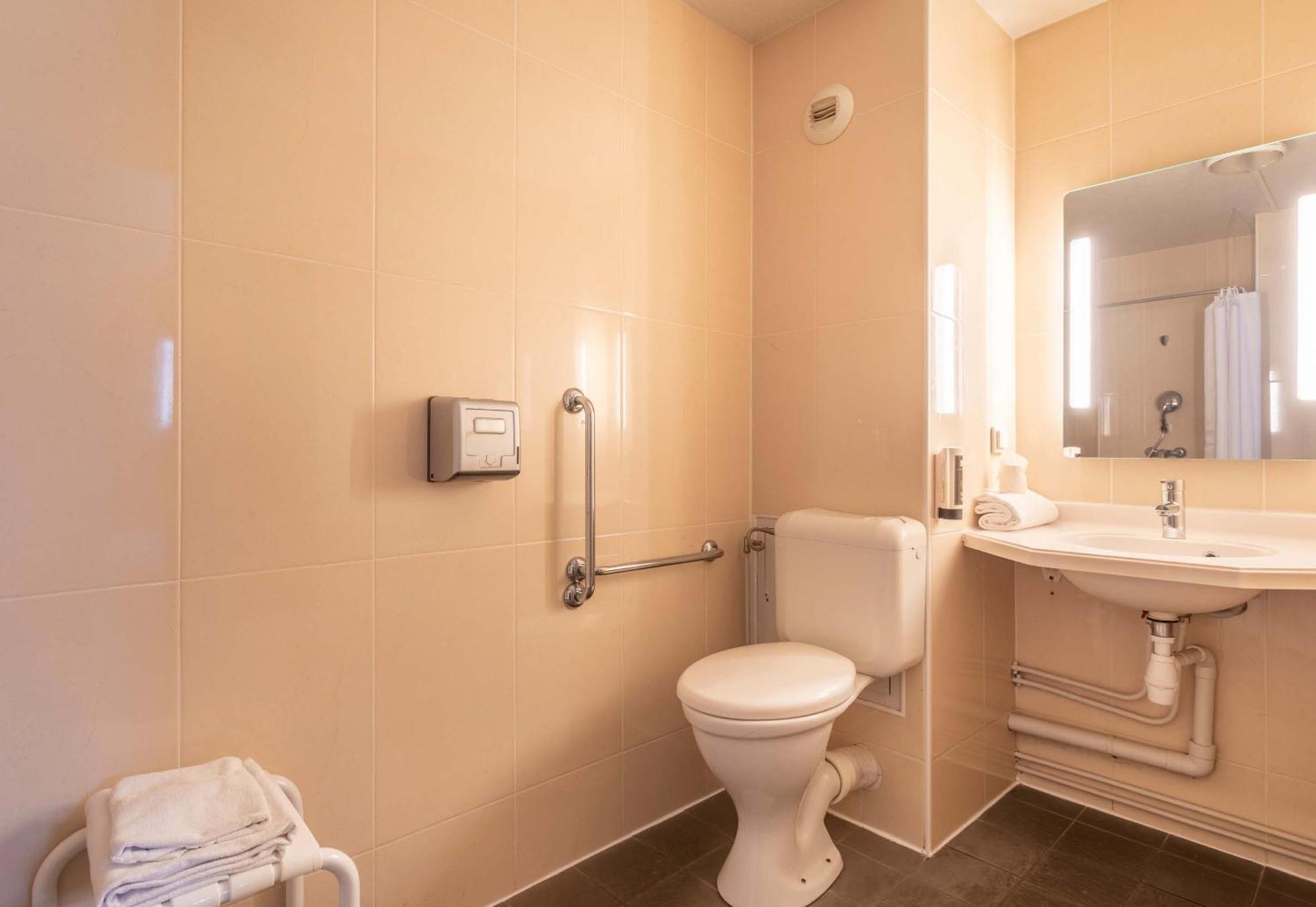 B&B Hotel Toulon La Seyne Sur Mer 외부 사진